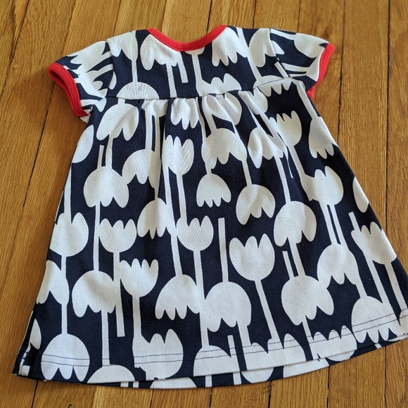 Short sleeved dress - Picture 2 of 3